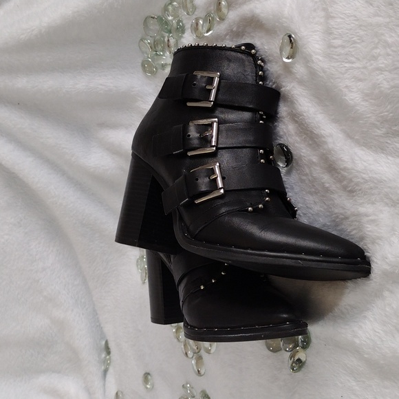 Steve Madden Boots - Picture 4 of 5